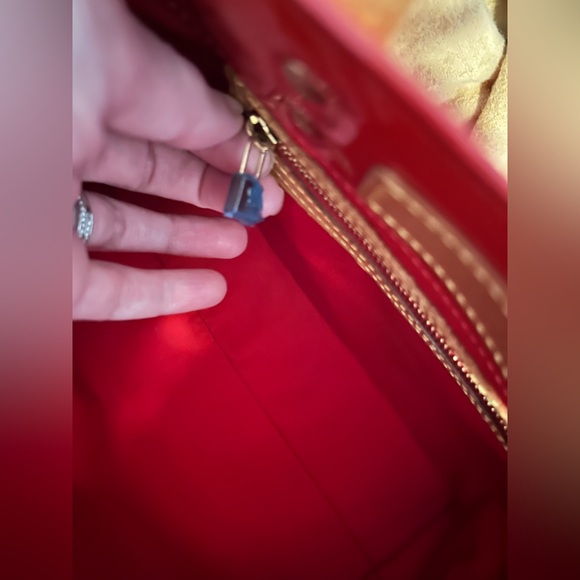 EUC Louis Vuitton Monogram Vernis Reade PM handbag in red patent leather - Picture 9 of 14